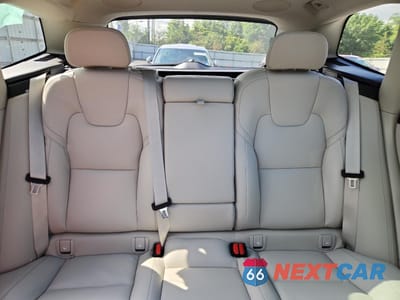 Zdjęcie 10 z 15 samochodu: 2025 VOLVO XC60 ULTRA VIN:YV4H60RM3S1056709 - miniatura