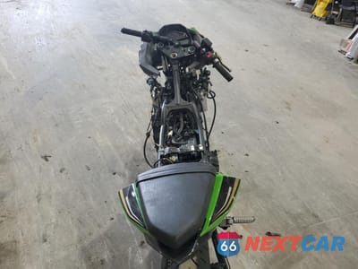 Zdjęcie 6 z 9 samochodu: 2014 KAWASAKI EX300 A VIN:JKAEX8A15EA003995 - miniatura