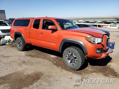 Czwarte zdjęcie samochodu z boku: 2018 TOYOTA TACOMA VIN:5TFSZ5AN4JX138400 - miniatura