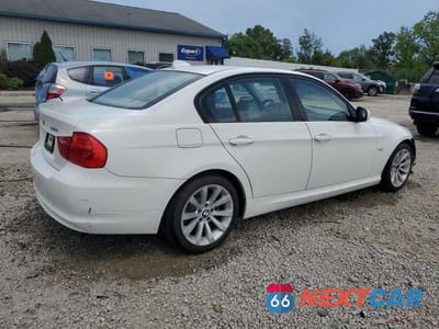 Trzecie zdjęcie samochodu z tyłu: 2011 BMW 328 I SULEV VIN:WBAPH5C56BA441721 - miniatura
