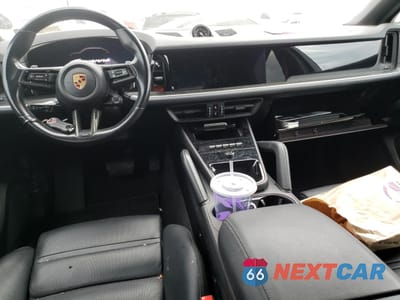 Zdjęcie 8 z 13 samochodu: 2024 PORSCHE CAYENNE COUPE VIN:WP1BA2AY1RDA52022 - miniatura