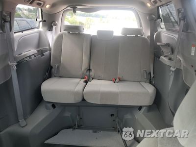 Zdjęcie 10 z 14 samochodu: 2017 TOYOTA SIENNA LE VIN:5TDKZ3DC5HS823908 - miniatura
