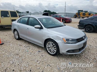 Czwarte zdjęcie samochodu z boku: 2014 VOLKSWAGEN JETTA TDI VIN:3VWLL7AJ5EM395699 - miniatura