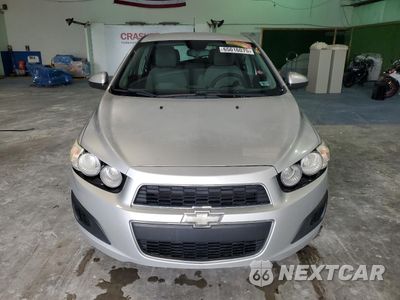Piąte zdjęcie samochodu w środku: 2012 CHEVROLET SONIC LS VIN:1G1JA6SH1C4115820 - miniatura
