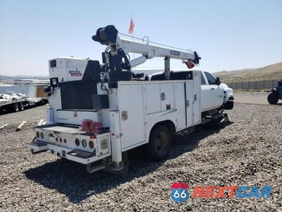 Trzecie zdjęcie samochodu z tyłu: 2022 CHEVROLET SILVERADO MEDIUM DUTY VIN:1HTKJPVK9NH534957 - miniatura