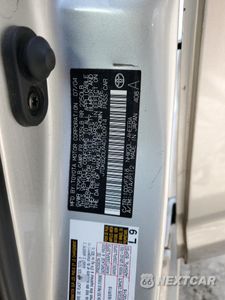 Zdjęcie 12 z 12 samochodu: 2004 TOYOTA PRIUS VIN:JTDKB20U940100914 - miniatura