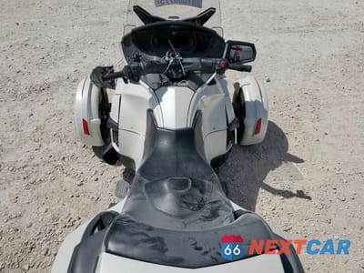 Zdjęcie 6 z 10 samochodu: 2019 CAN-AM SPYDER ROADSTER RT VIN:2BXNBDD23KV001081 - miniatura