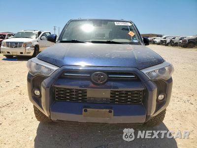 Piąte zdjęcie samochodu w środku: 2021 TOYOTA 4RUNNER SR5 VIN:JTEFU5JR0M5251145 - miniatura