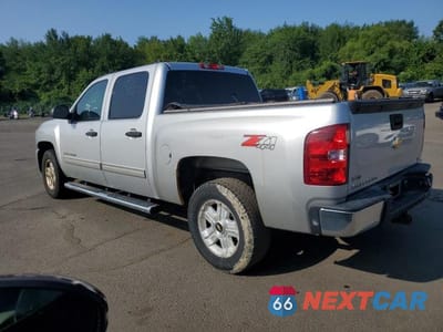 Drugie zdjęcie samochodu z przodu: 2011 CHEVROLET SILVERADO K1500 LT VIN:1GCPKSE36BF226017 - miniatura