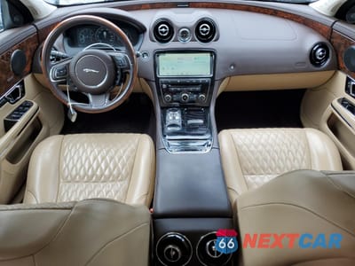 Zdjęcie 8 z 14 samochodu: 2019 JAGUAR XJL PORTFOLIO VIN:SAJWJ2GD4K8W18469 - miniatura