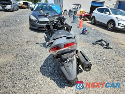Czwarte zdjęcie samochodu z boku: 2023 SUZUKI GSX-R750 VIN:JS1GR7MA3P7100251 - miniatura