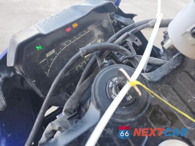 Zdjęcie 8 z 11 samochodu: 2024 YAMAHA YZFR7 VIN:JYARM38E6RA013657 - miniatura