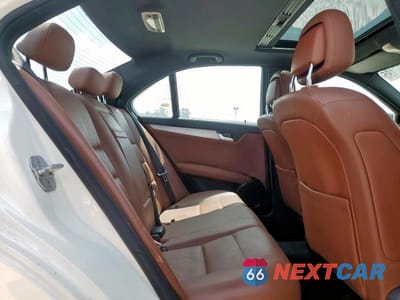 Zdjęcie 10 z 13 samochodu: 2009 MERCEDES-BENZ C 300 VIN:WDDGF54X29A153915 - miniatura