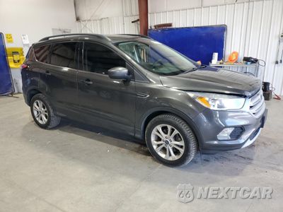 Czwarte zdjęcie samochodu z boku: 2018 FORD ESCAPE SE VIN:1FMCU0GD6JUC62427 - miniatura