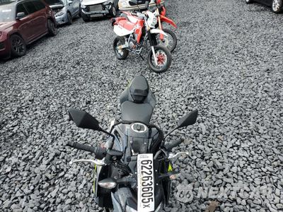 Piąte zdjęcie samochodu w środku: 2024 KAWASAKI ZR900 F VIN:ML5ZRDF17RDA67430 - miniatura