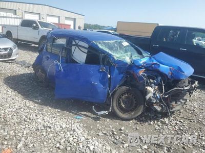 Czwarte zdjęcie samochodu z boku: 2010 NISSAN VERSA S VIN:3N1BC1CP4AL468187 - miniatura