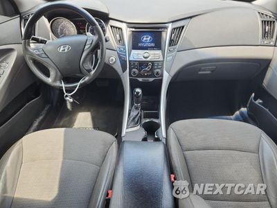 Zdjęcie 8 z 13 samochodu: 2012 HYUNDAI SONATA SE VIN:5NPEC4AB5CH427590 - miniatura