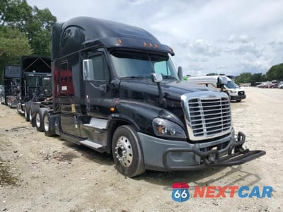 2015 FREIGHTLINER CASCADIA 125 3AKJGLD60FSGJ8779 - główne zdjęcie licytacji z USA - miniatura