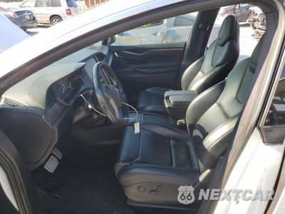 Zdjęcie 7 z 13 samochodu: 2018 TESLA MODEL X VIN:5YJXCAE43JF101981 - miniatura
