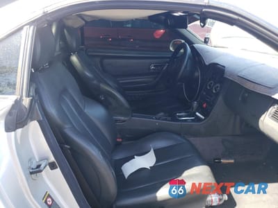 Zdjęcie 10 z 12 samochodu: 2000 MERCEDES-BENZ SLK 230 KOMPRESSOR VIN:WDBKK47F5YF160614 - miniatura