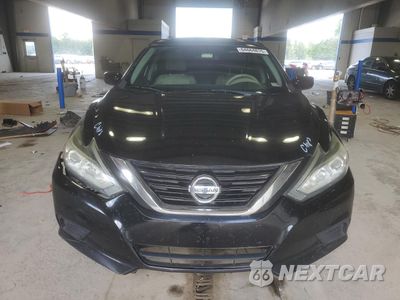 Piąte zdjęcie samochodu w środku: 2017 NISSAN ALTIMA 2.5 VIN:1N4AL3AP8HC198531 - miniatura