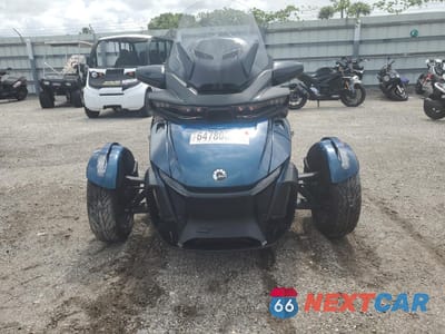 Czwarte zdjęcie samochodu z boku: 2021 CAN-AM SPYDER ROADSTER RT VIN:2BXNBDD2XMV001159 - miniatura
