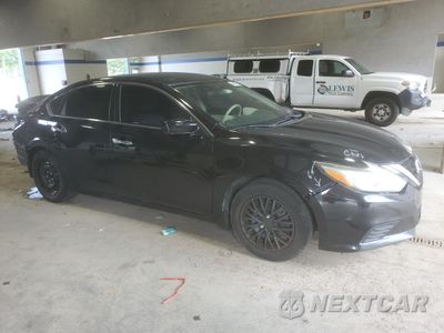 Czwarte zdjęcie samochodu z boku: 2017 NISSAN ALTIMA 2.5 VIN:1N4AL3AP8HC198531 - miniatura