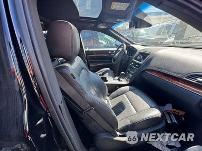 Piąte zdjęcie samochodu w środku: 2018 LINCOLN MKT VIN:2LMHJ5NKXJBL02404 - miniatura
