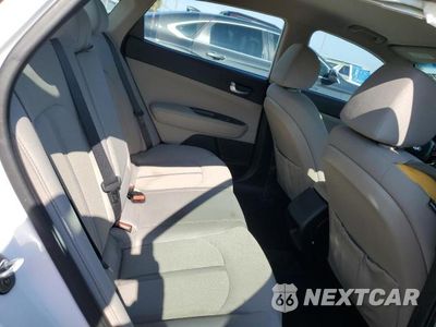 Zdjęcie 10 z 12 samochodu: 2018 KIA OPTIMA LX VIN:5XXGT4L34JG185513 - miniatura