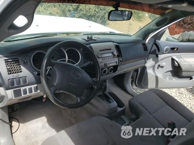 Zdjęcie 8 z 12 samochodu: 2005 TOYOTA TACOMA VIN:5TENX22N75Z043294 - miniatura