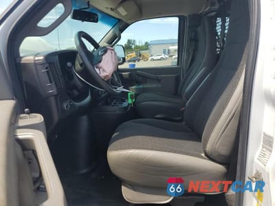 Zdjęcie 7 z 14 samochodu: 2021 GMC SAVANA G2500 VIN:1GTW7AFP3M1307128 - miniatura