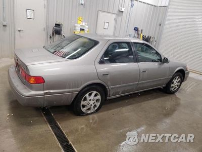 Trzecie zdjęcie samochodu z tyłu: 2000 TOYOTA CAMRY VIN:4T1BF22K8YU107797 - miniatura