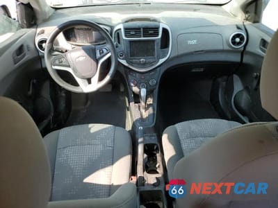 Zdjęcie 8 z 13 samochodu: 2020 CHEVROLET SONIC VIN:1G1JG6SB8L4116988 - miniatura