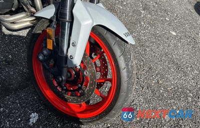 Zdjęcie 11 z 15 samochodu: 2019 YAMAHA MT09 VIN:JYARN53E0KA004605 - miniatura