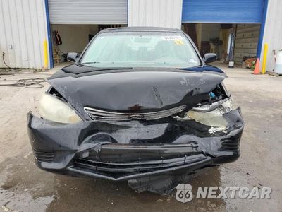 Piąte zdjęcie samochodu w środku: 2005 TOYOTA CAMRY LE VIN:4T1BE30K15U422691 - miniatura