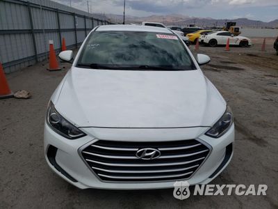 Piąte zdjęcie samochodu w środku: 2017 HYUNDAI ELANTRA SE VIN:5NPD84LF2HH196023 - miniatura