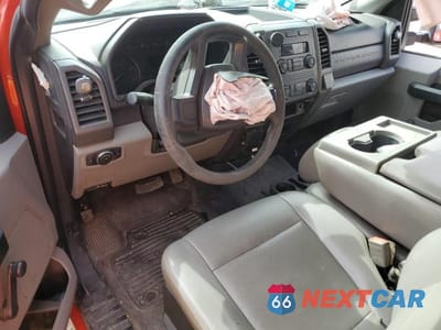 Zdjęcie 8 z 12 samochodu: 2018 FORD F350 SUPER DUTY VIN:1FDRF3ET7JEB52173 - miniatura