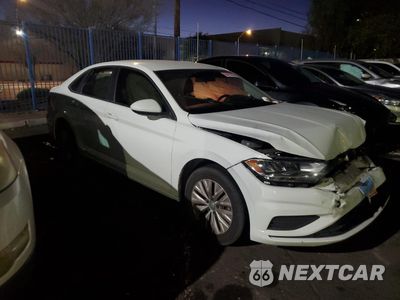Czwarte zdjęcie samochodu z boku: 2019 VOLKSWAGEN JETTA S VIN:3VWN57BU9KM213400 - miniatura
