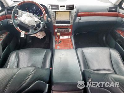 Zdjęcie 8 z 12 samochodu: 2011 LEXUS LS 460 VIN:JTHBL5EF7B5106573 - miniatura