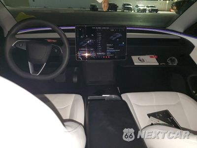 Zdjęcie 8 z 13 samochodu: 2025 TESLA MODEL 3 VIN:5YJ3E1EA1SF998850 - miniatura