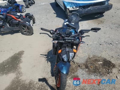 Piąte zdjęcie samochodu w środku: 2023 KTM 890 DUKE R VIN:VBKTU9403PM857690 - miniatura