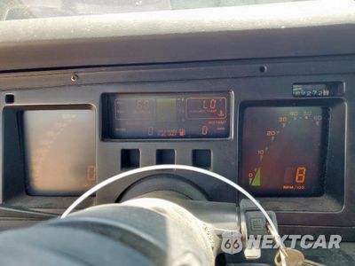 Zdjęcie 9 z 14 samochodu: 1986 CHEVROLET CORVETTE VIN:1G1YY0787G5117586 - miniatura