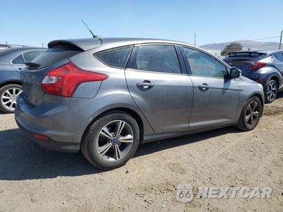 Trzecie zdjęcie samochodu z tyłu: 2014 FORD FOCUS SE VIN:1FADP3K29EL454224 - miniatura
