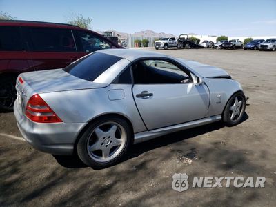 Trzecie zdjęcie samochodu z tyłu: 2000 MERCEDES-BENZ SLK 230 KOMPRESSOR VIN:WDBKK47F5YF160614 - miniatura