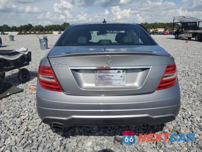 Zdjęcie 6 z 12 samochodu: 2013 MERCEDES-BENZ C 250 VIN:WDDGF4HB6DR264552 - miniatura