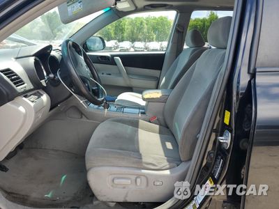 Zdjęcie 7 z 15 samochodu: 2010 TOYOTA HIGHLANDER VIN:5TDBK3EH9AS017607 - miniatura