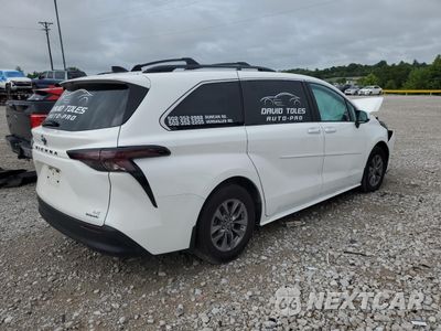 Trzecie zdjęcie samochodu z tyłu: 2024 TOYOTA SIENNA LE VIN:5TDKRKEC9RS182546 - miniatura