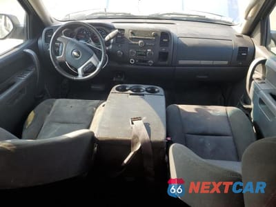 Zdjęcie 8 z 12 samochodu: 2011 CHEVROLET SILVERADO K1500 LT VIN:1GCPKSE36BF226017 - miniatura