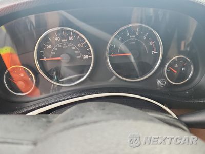 Zdjęcie 9 z 13 samochodu: 2011 JEEP WRANGLER UNLIMITED SAHARA VIN:1J4HA5H11BL519483 - miniatura