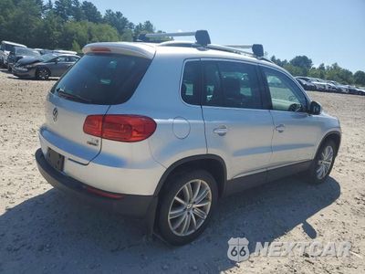 Trzecie zdjęcie samochodu z tyłu: 2016 VOLKSWAGEN TIGUAN S VIN:WVGBV7AX2GW520573 - miniatura